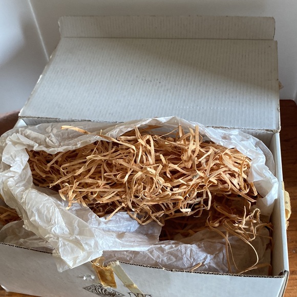 Vintage 1989 NAO by Lladro porcelain cat playing with ball of yarn figurine - Picture 11 of 11